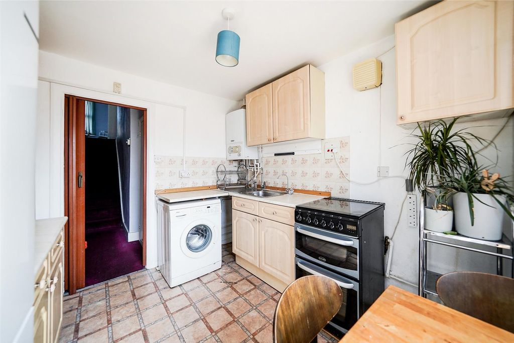 Property photo 3 of 9 39A Folkestone Rd-3_Web.Jpg