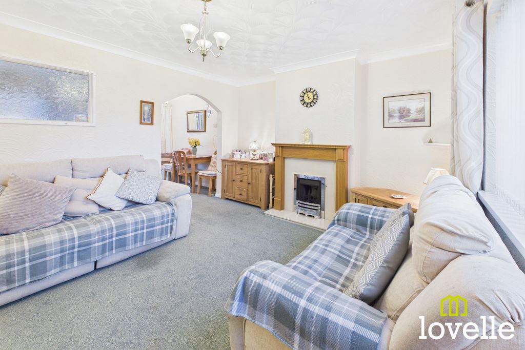 Property photo 2 of 25