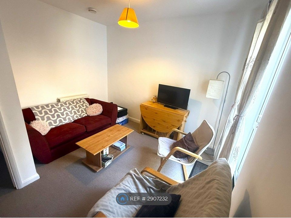 Property photo 2 of 11 Living Room