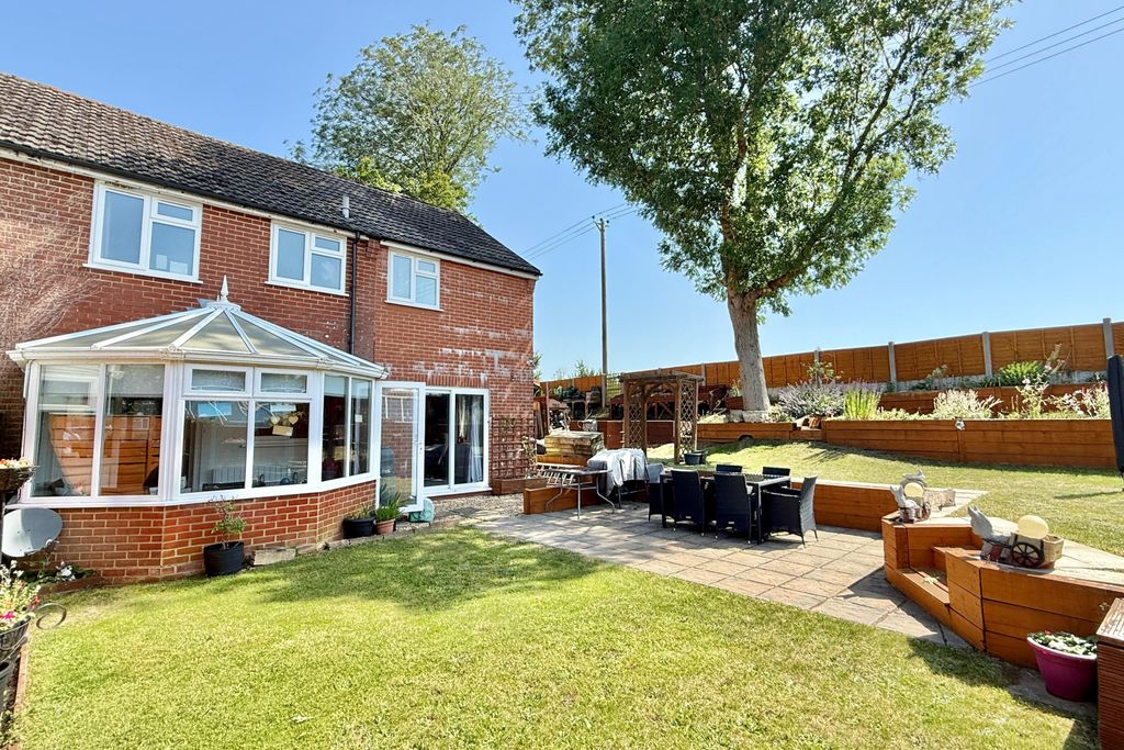 Property photo 1 of 19 Three Bedroom Extended Family Home