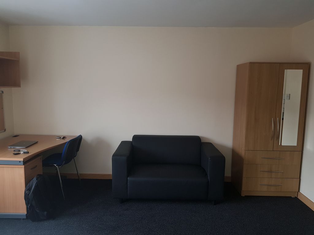 Property photo 3 of 21