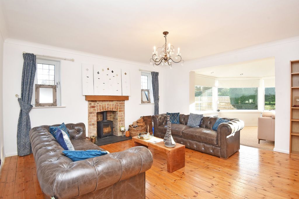Property photo 3 of 19