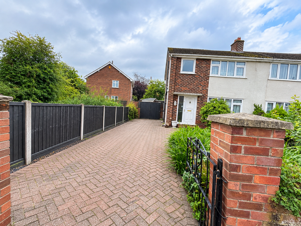 Property photo 1 of 17 D5Ab76A2-66Bc-4Abf-Ac87-Aebdc0Ed714E