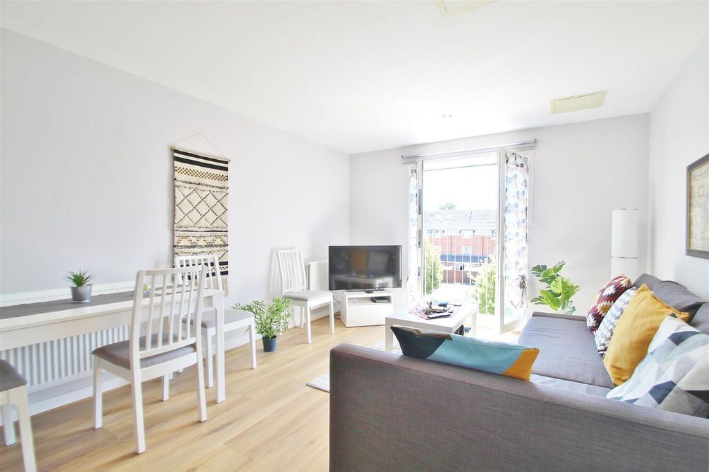 Property photo 1 of 6