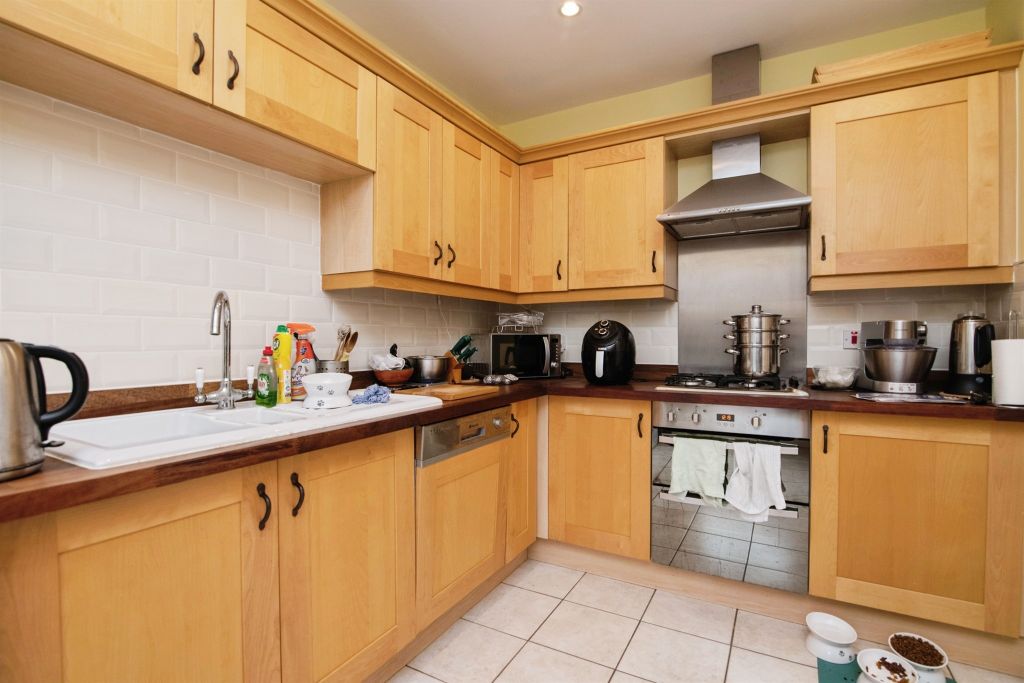 Property photo 3 of 17