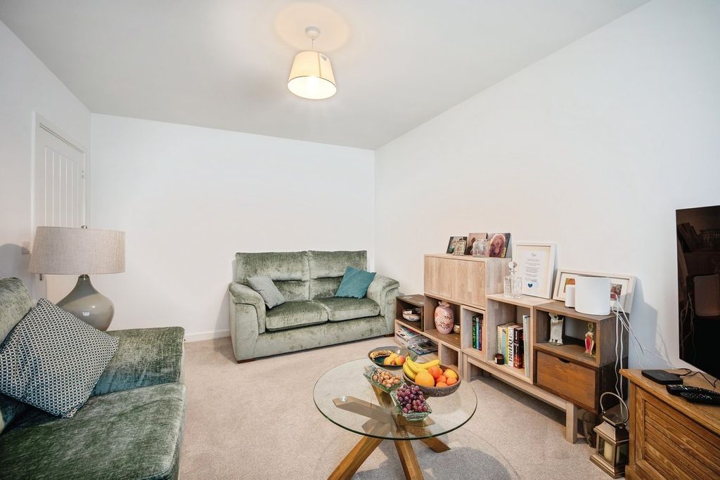 Property photo 3 of 20