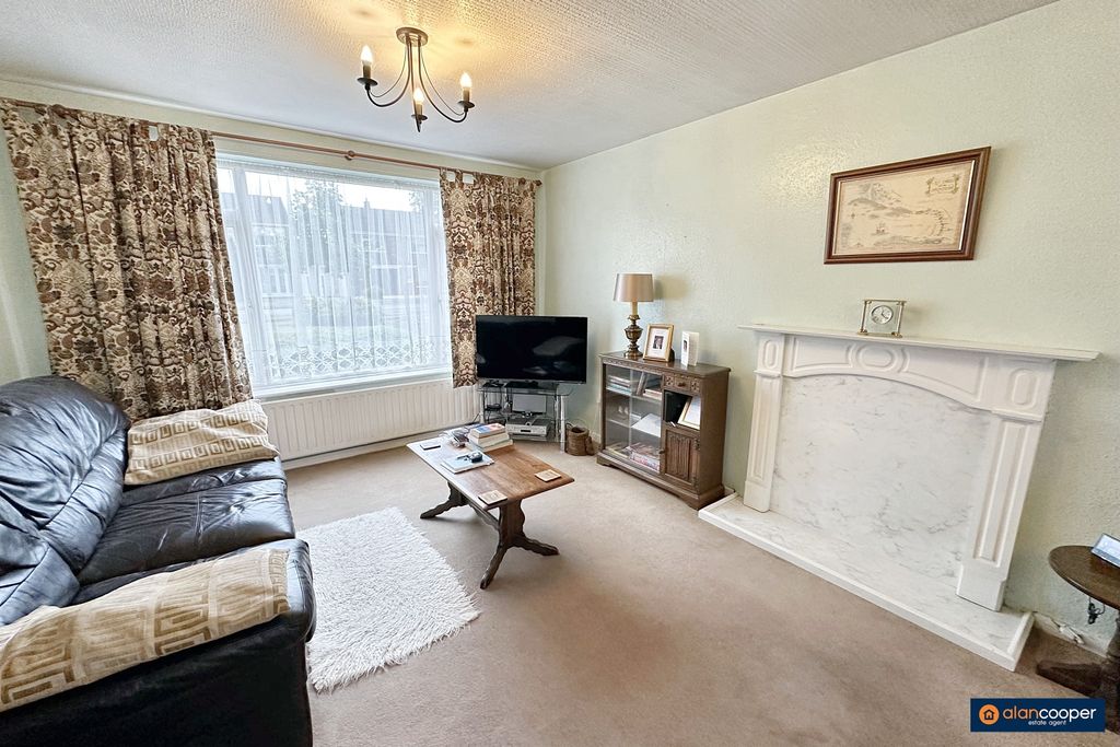 Property photo 2 of 13 3366784