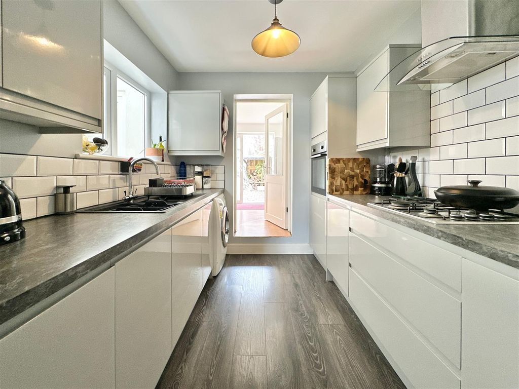 Property photo 3 of 18 Kitchen.Jpg
