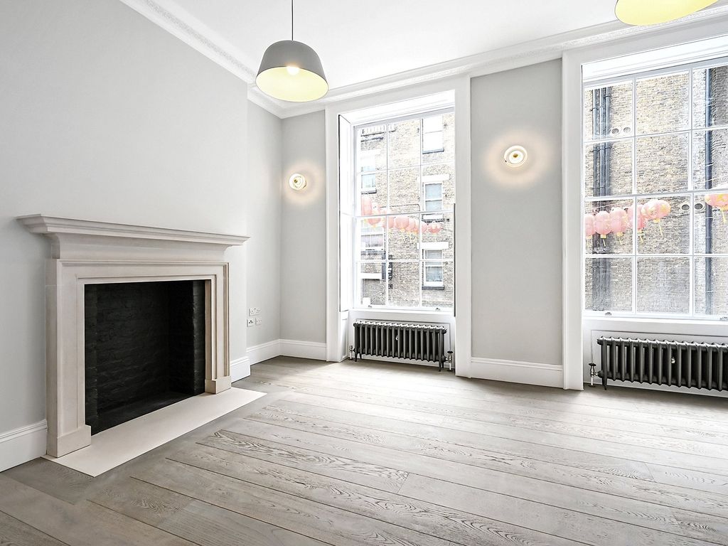 Property photo 3 of 15 Lisle Street