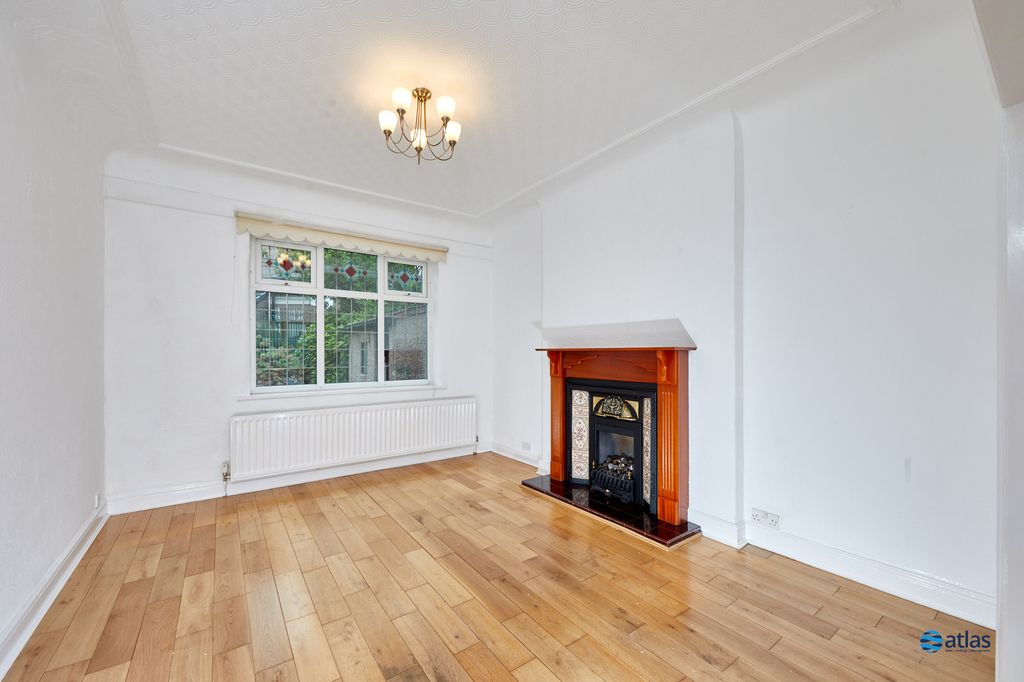 Property photo 3 of 16 Lounge/Dining Area