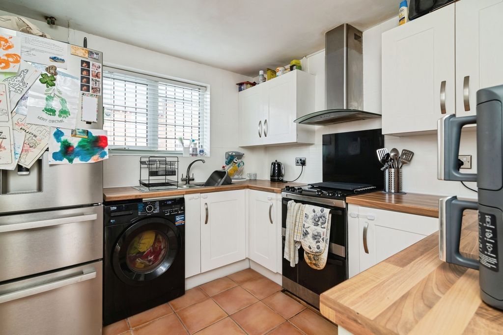 Property photo 2 of 16 Photo