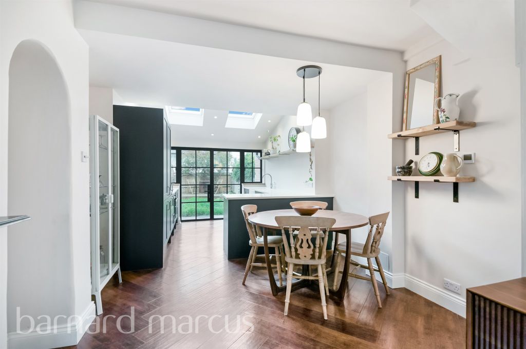 Property photo 2 of 17