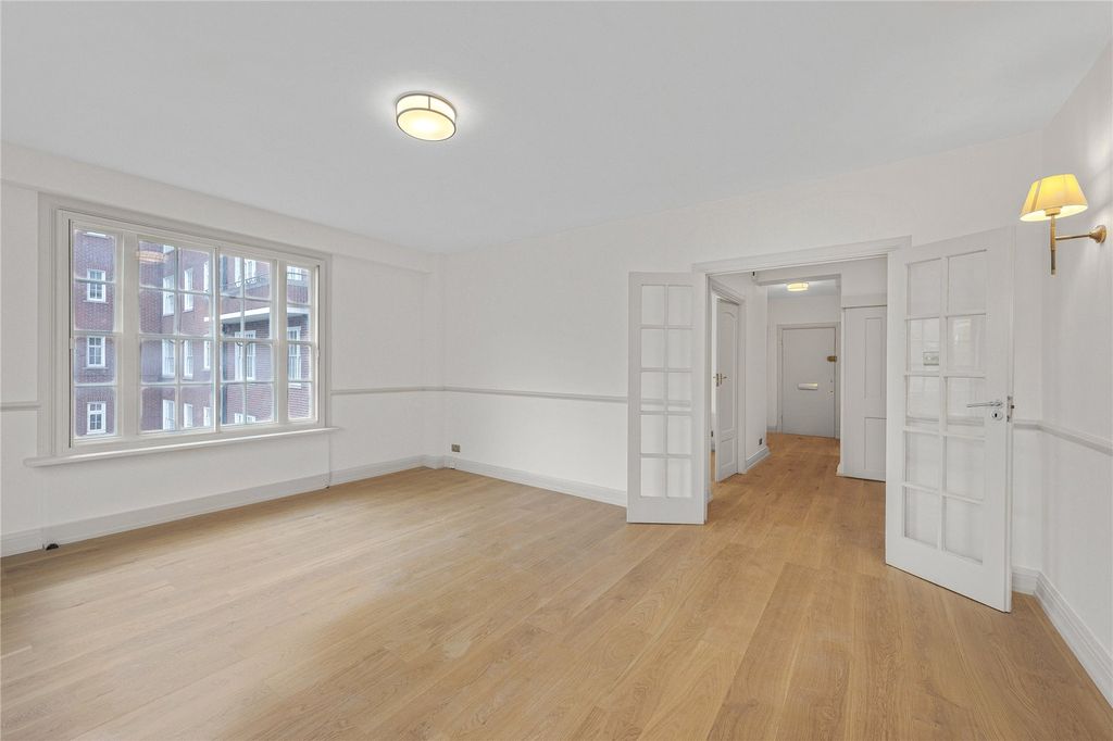 Property photo 3 of 15 Picture No. 02