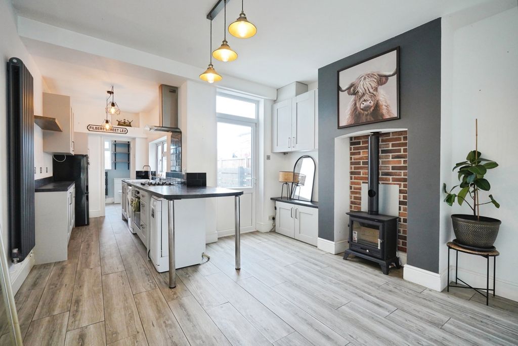 Property photo 2 of 19 Pbox-Img.Jpg