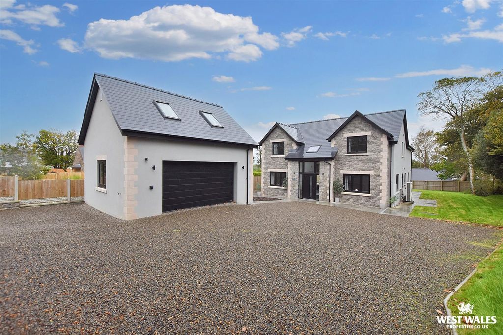 Property photo 1 of 38 30 (1).Jpg