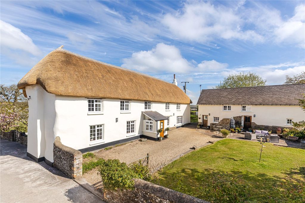 Property photo 2 of 40 Bude Farmhouse