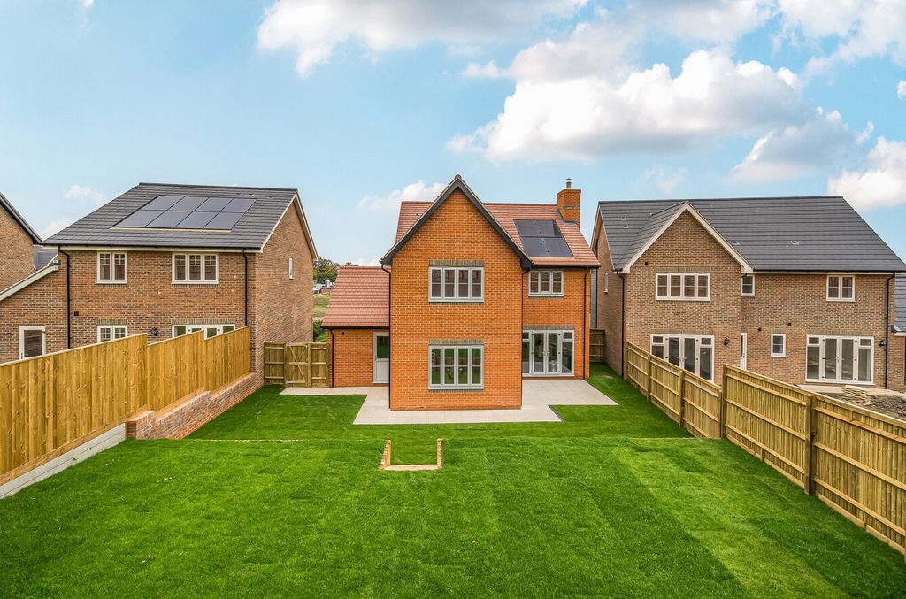 Additional image 22 of 4 bed detached house for saleHackney Way, Mortimer Common, Reading, Berkshire RG7