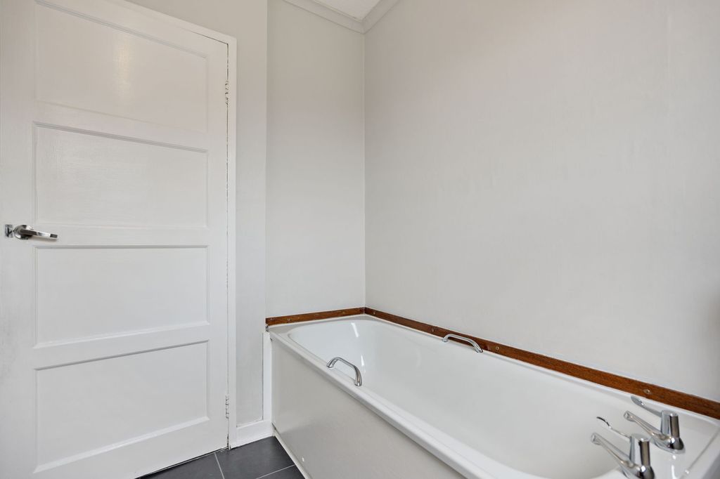 Additional image 11 of 3 bed flat for saleBurnside Road, Menstrie FK11