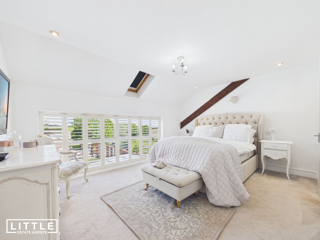 Property photo 2 of 53 Photo 28