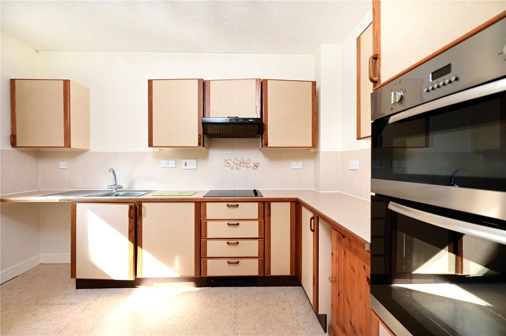 Property photo 2 of 8 Picture No. 05