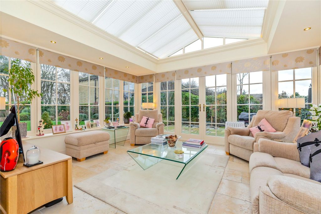 Property photo 2 of 24 Orangery