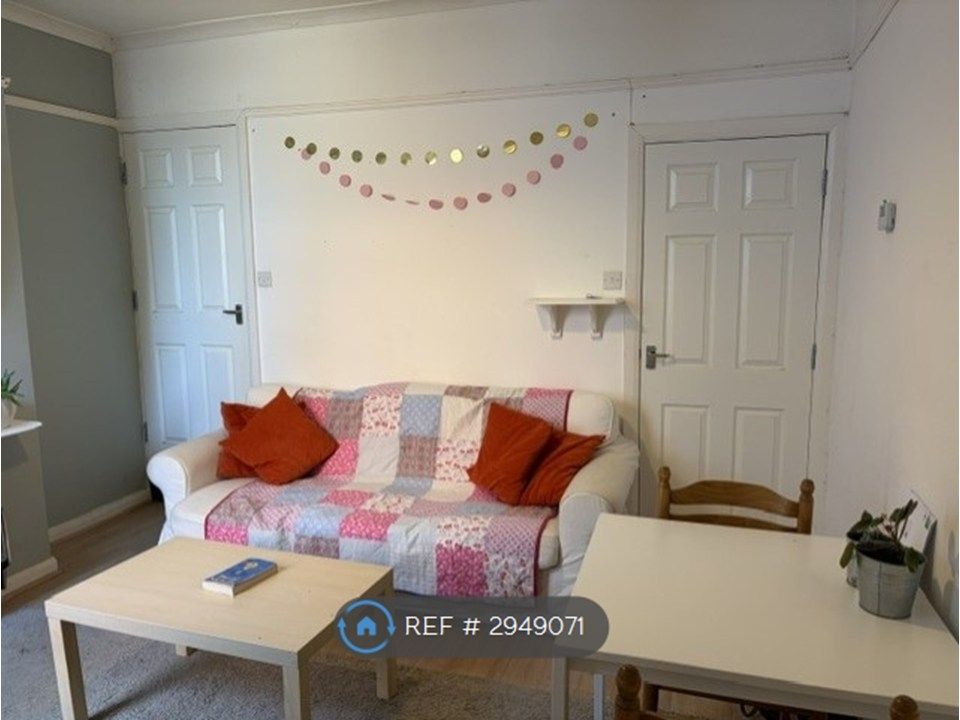 Property photo 2 of 10 Lounge
