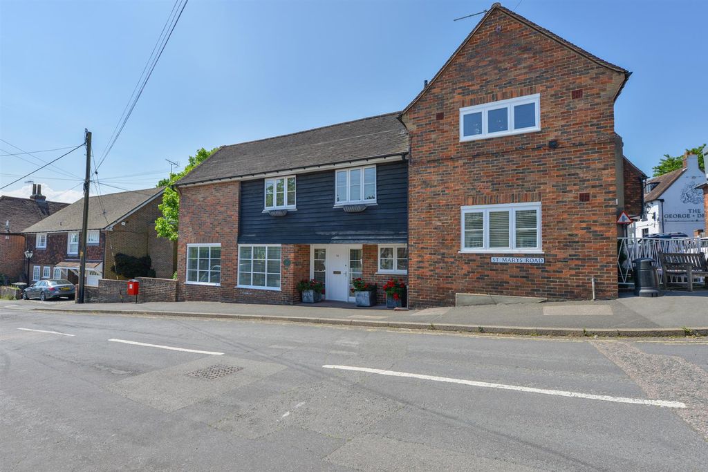 Property photo 3 of 33 St Marys Road Wrotham31.Jpg