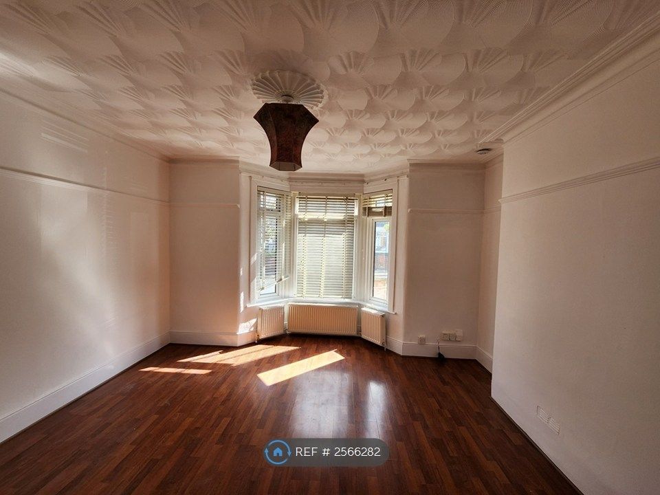 Property photo 2 of 11 Sitting Room