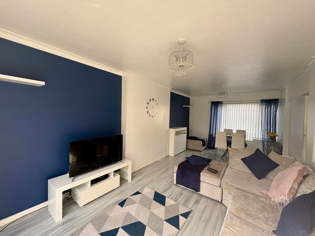 Property photo 2 of 10 Image