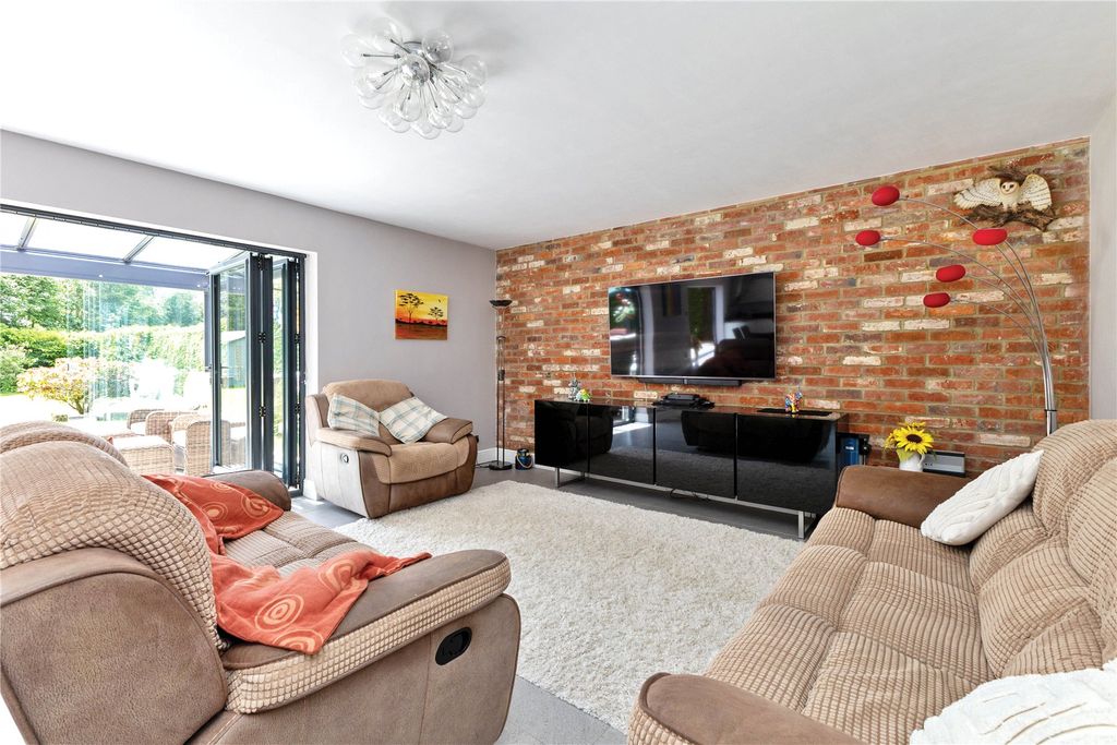 Property photo 3 of 34 Picture No. 77