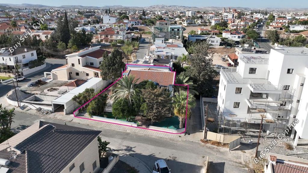 Property photo 2 of 29