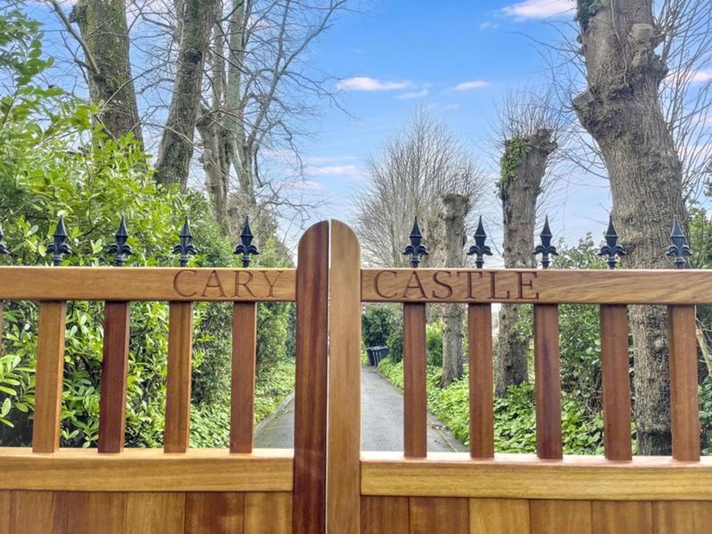 Property photo 1 of 22