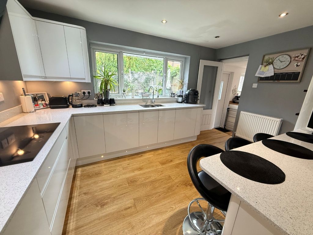 Property photo 3 of 21 4407822