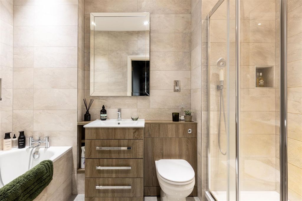 Additional image 17 of 2 bed flat for saleWray Park Road, Reigate RH2