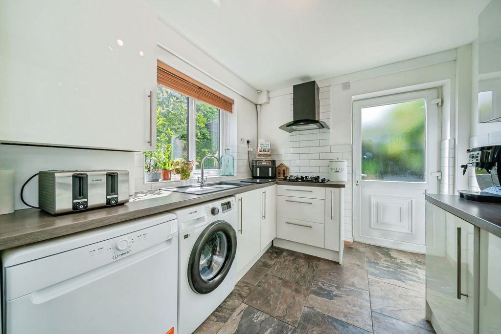 Property photo 3 of 18 Pbox-Img.Jpg