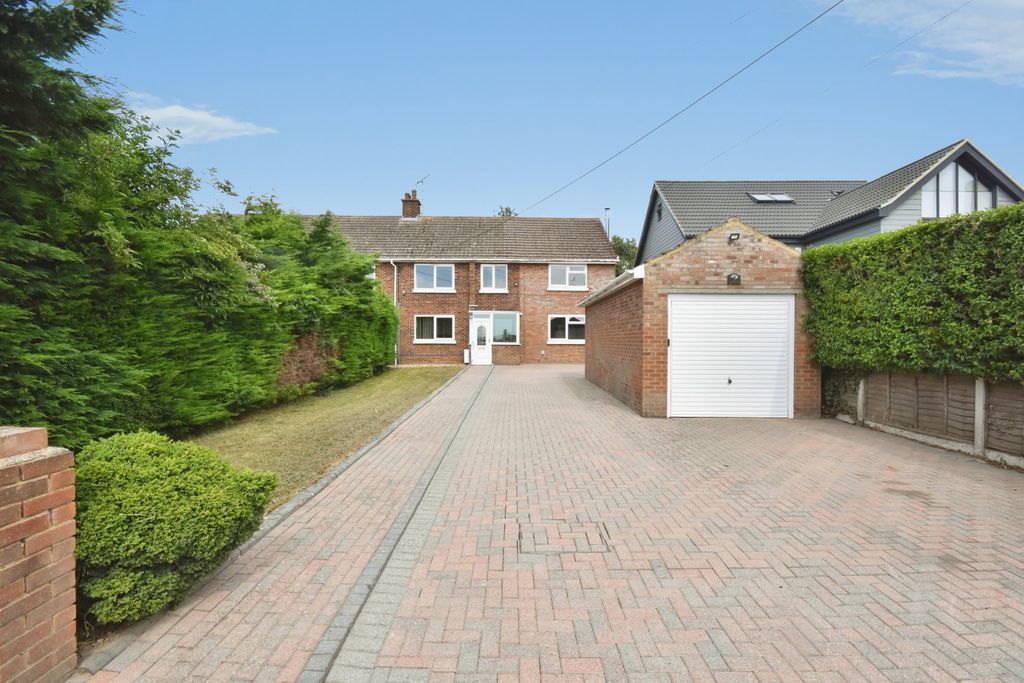 Property photo 1 of 28