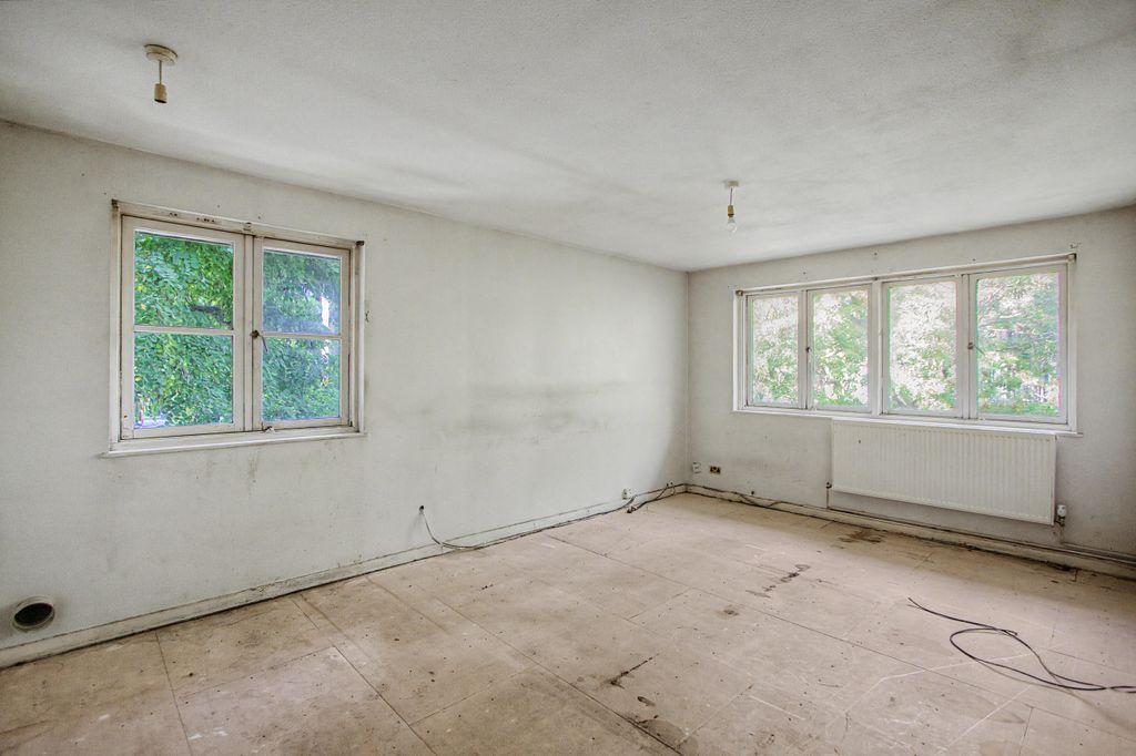 Property photo 3 of 9 19 Rossendale Way, Camden, London, Nw1 0Xb