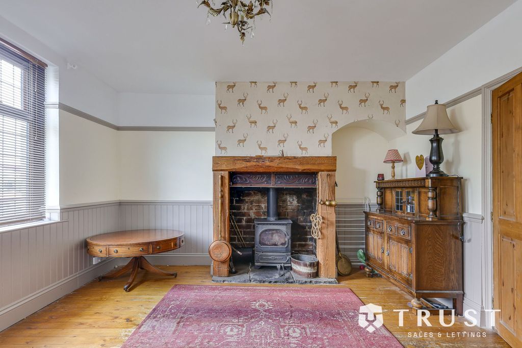 Property photo 3 of 17
