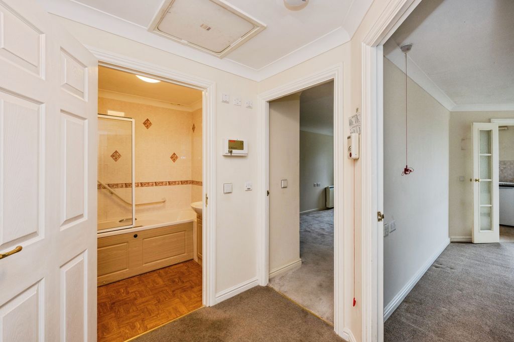 Property photo 2 of 13