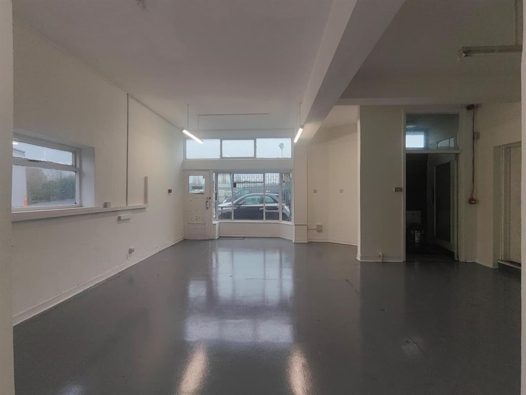 Property photo 2 of 6 Main.Jpeg