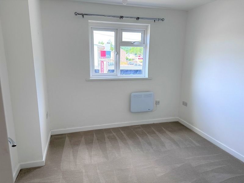 Property photo 3 of 8 4923062