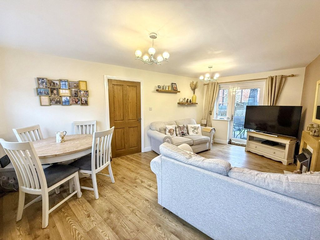 Property photo 2 of 28 4691187