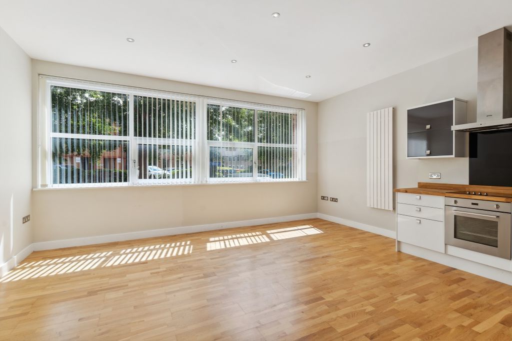 Property photo 2 of 15 Photo 6