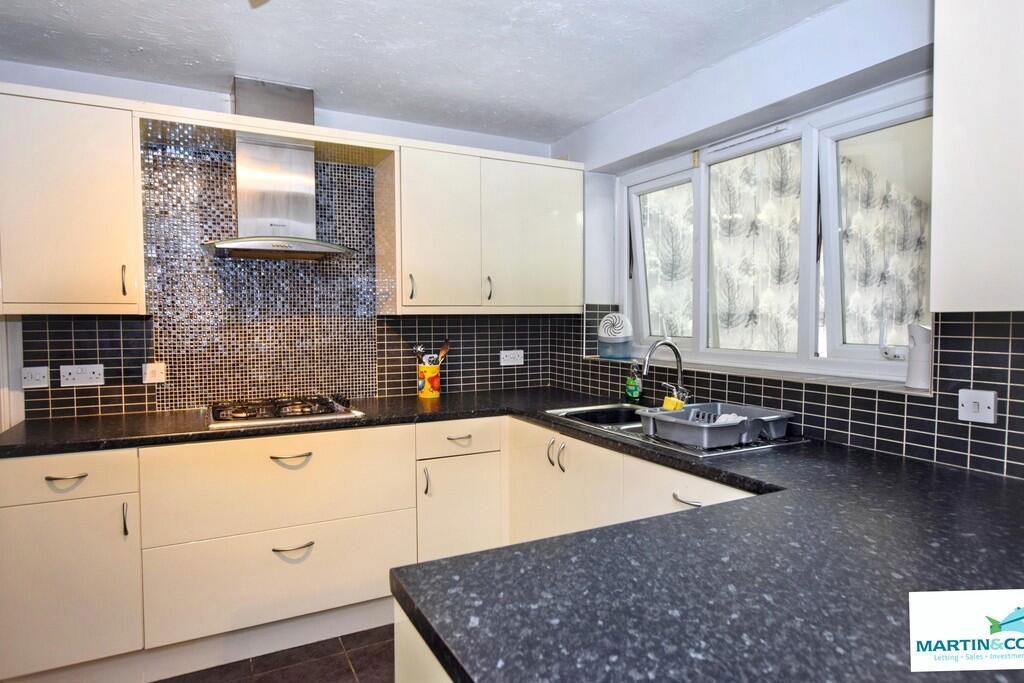 Property photo 3 of 31