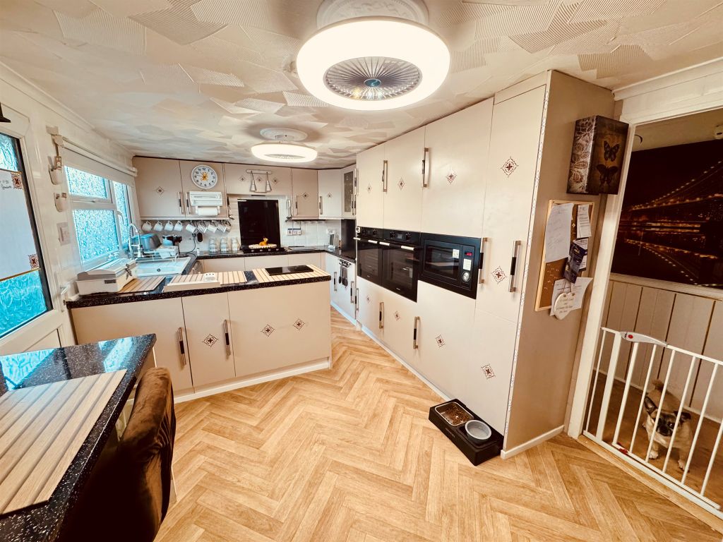 Property photo 2 of 16