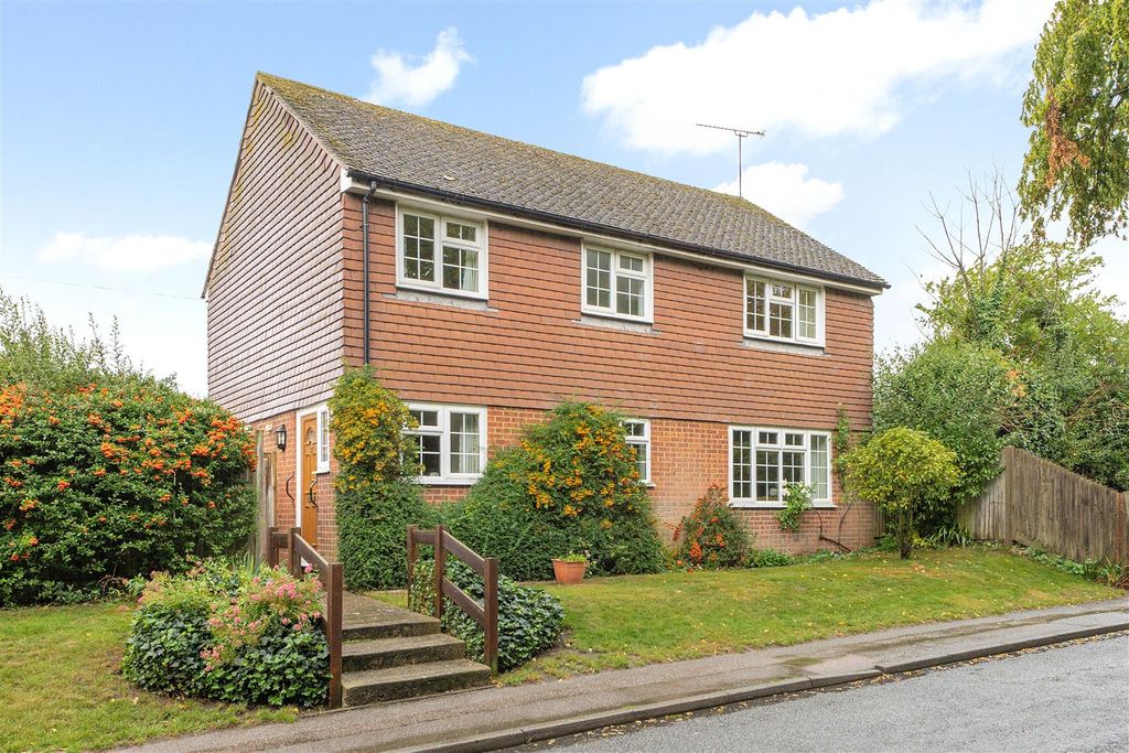 Property photo 1 of 20 Jubilee Road, Littlebourne, Canterbury
