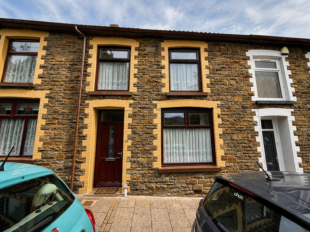 Property photo 1 of 21 Front (Exterior)