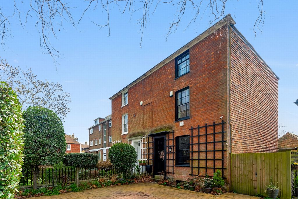 Property photo 1 of 39 Front