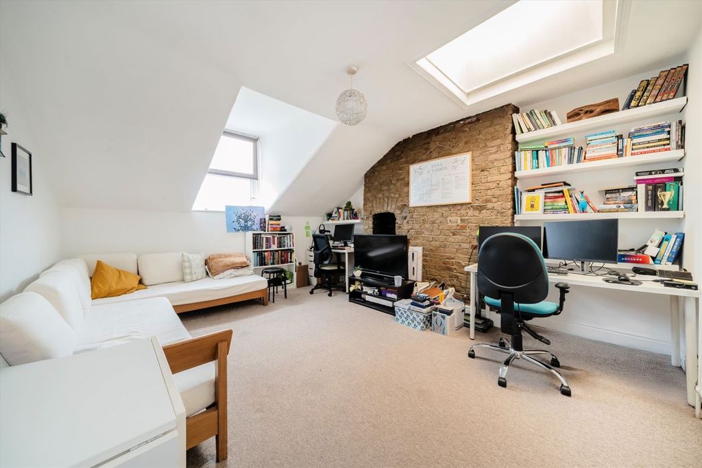 Property photo 2 of 5