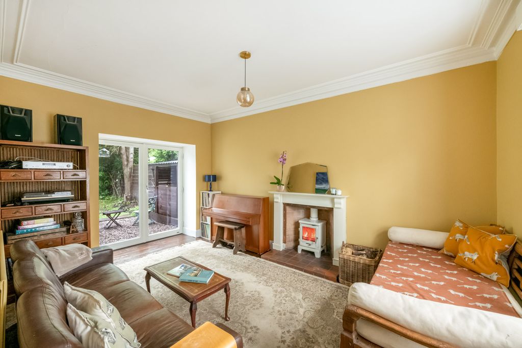 Property photo 3 of 33